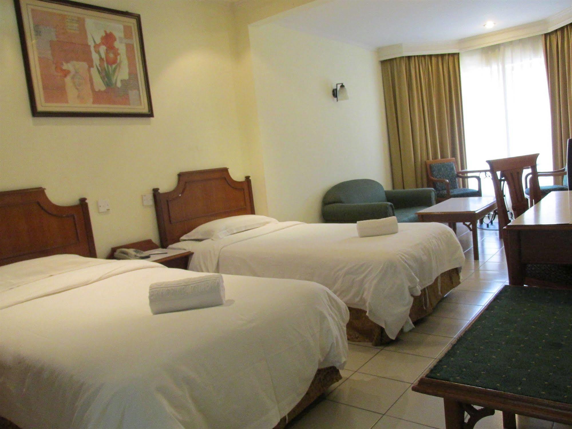 โพรมิเนด โฮเต็ล อพาร์ทเมนท์ Aparthotel โกตาคินาบาลู ภายนอก รูปภาพ