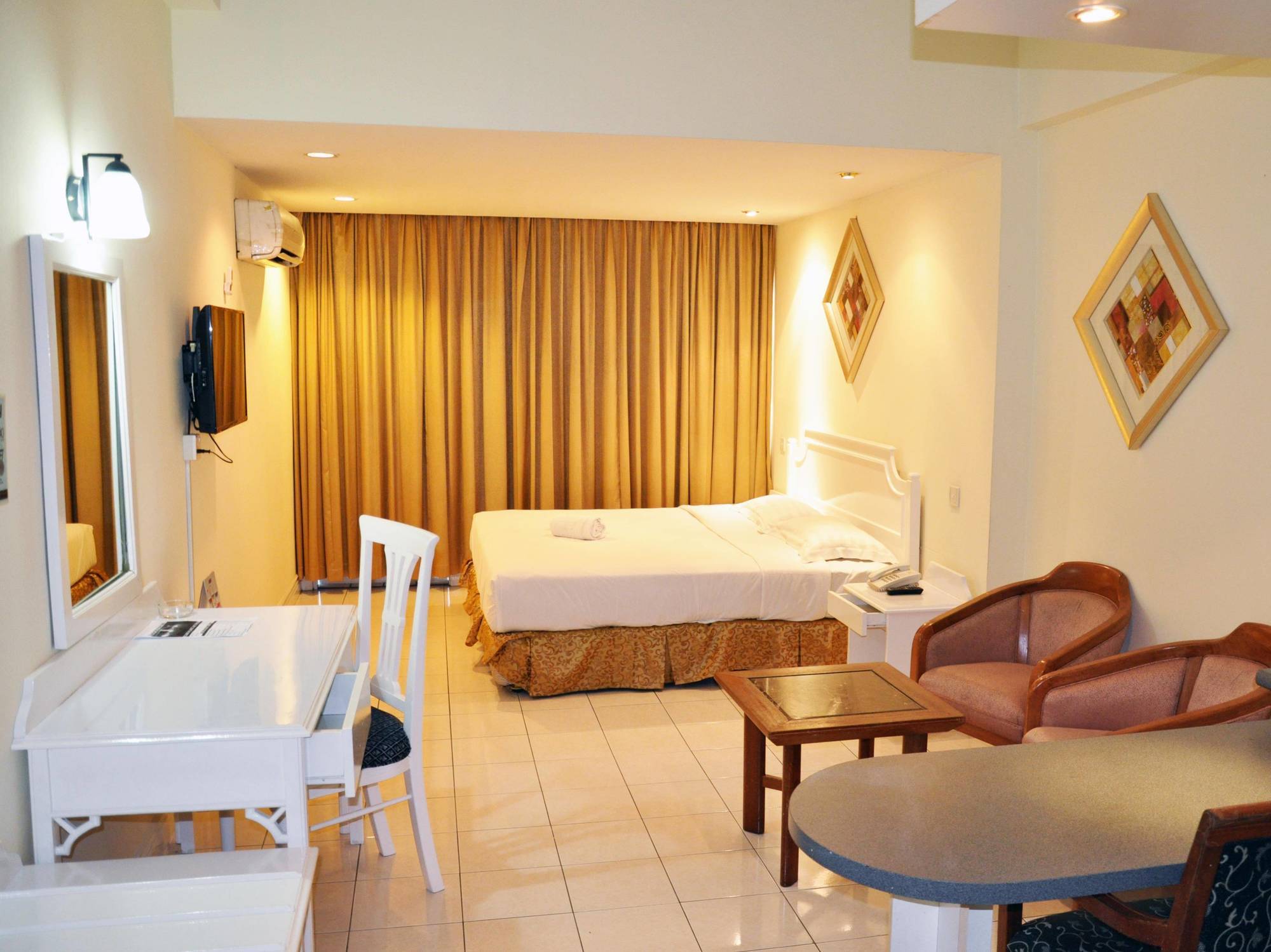 โพรมิเนด โฮเต็ล อพาร์ทเมนท์ Aparthotel โกตาคินาบาลู ภายนอก รูปภาพ